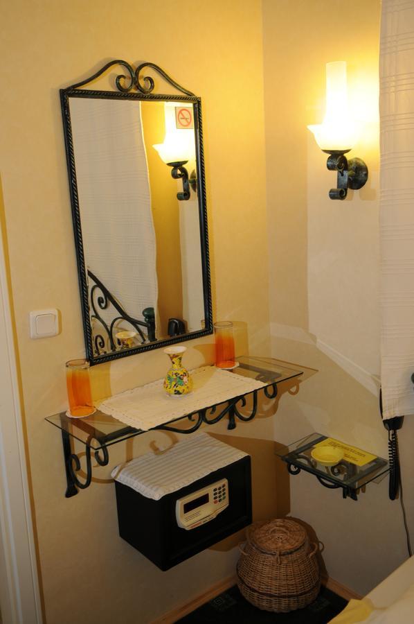 A&B Home Hotel Гёчек Экстерьер фото